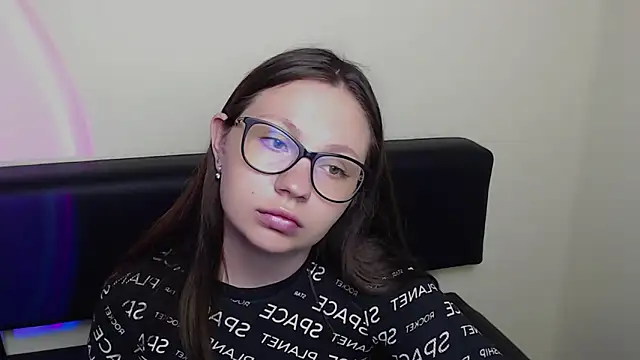 Snapshot of LiliaErmi chatting on June 10, 2026, 10:16 am LiliaErmi online show from June 10, 2026, 10:16 am