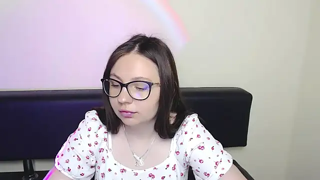 Snapshot of LiliaErmi chatting on June 20, 2026, 6:51 am LiliaErmi online show from June 20, 2026, 6:51 am