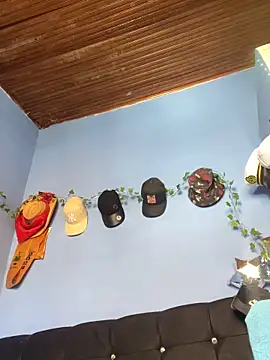 Juan Gomezz26 online show from March 19, 2026, 8:20 pm