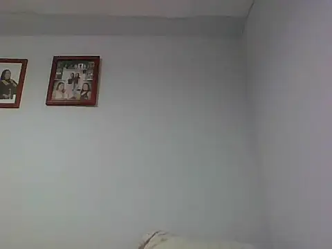 Snapshot of Anni_00001 chatting on December 17, 2025, 5:29 pm Anni 00001 online show from December 17, 2025, 5:29 pm