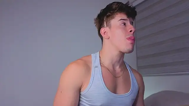 maxxcooper1 online show from December 19, 2025, 4:38 am