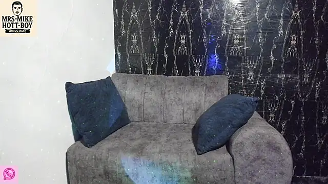 Mrs-mike-hott-boy online show from December 16, 2025, 3:44 am