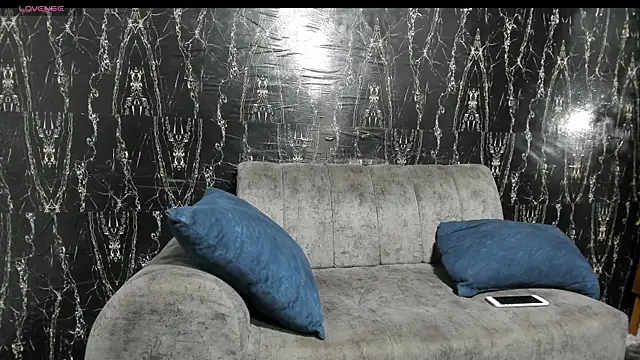 Mrs-mike-hott-boy online show from December 19, 2025, 3:47 pm