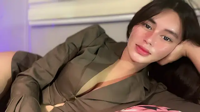 Annedee  online show from December 18, 2025, 9:51 pm