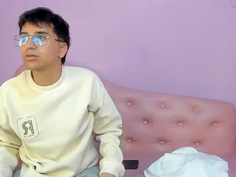 AxelAndJeremy2 online show from December 19, 2025, 2:26 am