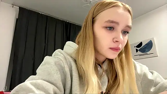Snapshot of Leifuture chatting on April 23, 2026, 6:42 pm Leifuture online show from April 23, 2026, 6:42 pm