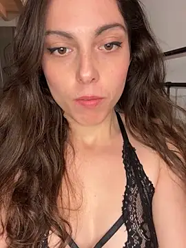 Snapshot of YourSlutQueen chatting on December 15, 2025, 4:24 pm YourSlutQueen online show from December 15, 2025, 4:24 pm