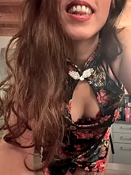 Snapshot of YourSlutQueen chatting on December 16, 2025, 4:55 pm YourSlutQueen online show from December 16, 2025, 4:55 pm