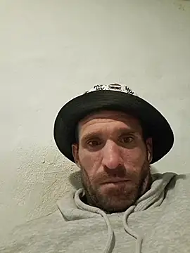 Good1Good4 online show from December 17, 2025, 10:48 pm