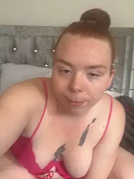 AnnieAinsx online show from April 12, 2026, 10:18 am