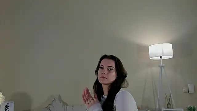 VivienReza online show from December 18, 2025, 5:12 am