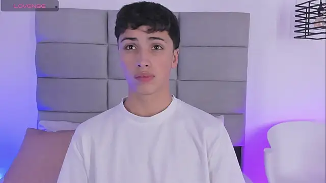 JoshClaarktt online show from March 28, 2026, 4:02 am