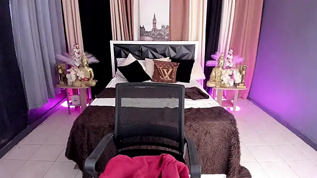 LustfulTrans online show from July 7, 2026, 6:11 pm