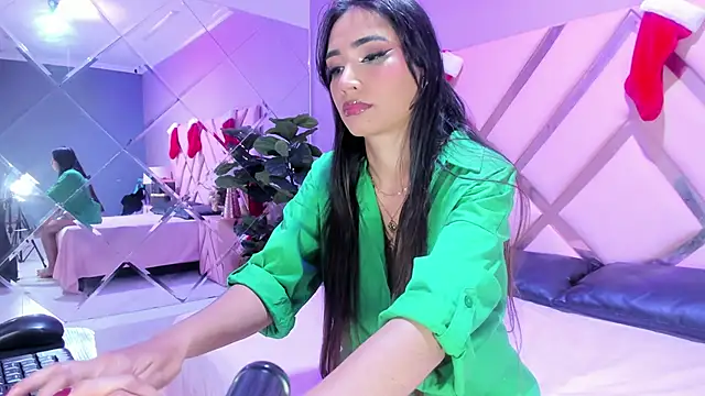 Snapshot of GiselBrown chatting on December 16, 2025, 7:40 pm GiselBrown online show from December 16, 2025, 7:40 pm