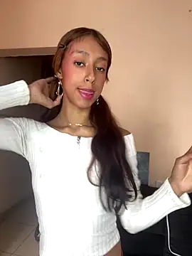 Snapshot of FOXXX_BABY chatting on December 20, 2025, 2:42 pm FOXXX BABY online show from December 20, 2025, 2:42 pm