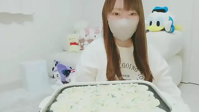 yuyuchan   online show from February 3, 2026, 12:32 pm