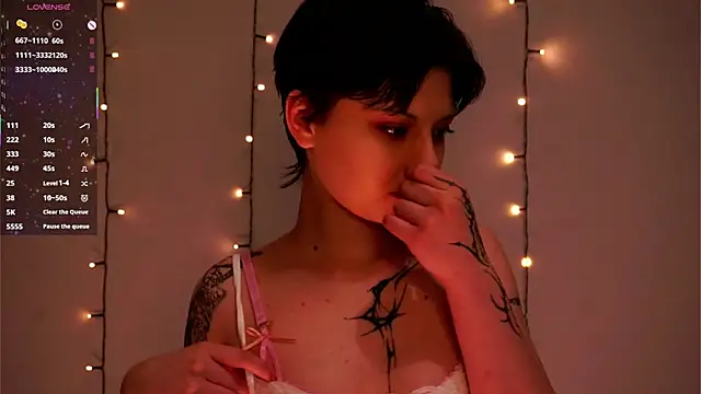 Snapshot of SharylOrbin chatting on February 7, 2026, 11:24 pm SharylOrbin online show from February 7, 2026, 11:24 pm