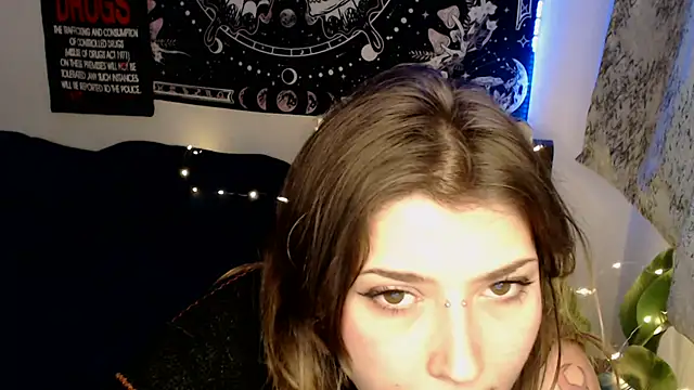 Snapshot of AlienforTwenty chatting on February 20, 2026, 1:46 pm AlienforTwenty online show from February 20, 2026, 1:46 pm