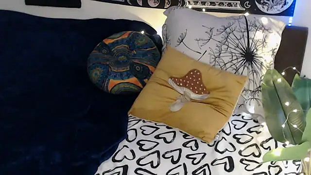 Snapshot of AlienforTwenty chatting on February 19, 2026, 11:29 am AlienforTwenty online show from February 19, 2026, 11:29 am