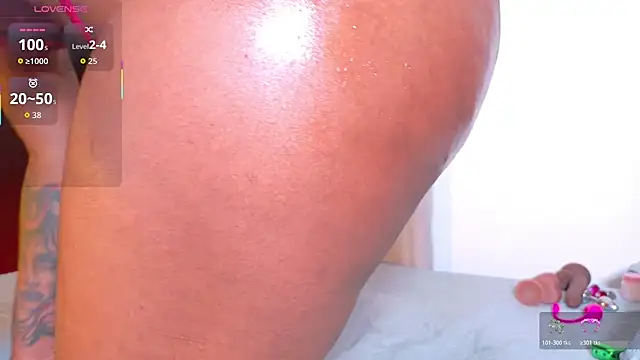 Snapshot of AlejandraDunn1 chatting on December 15, 2025, 1:11 am AlejandraDunn1 online show from December 15, 2025, 1:11 am