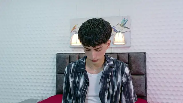 Snapshot of Martin_Williams chatting on December 17, 2025, 12:10 pm Martin Williams online show from December 17, 2025, 12:10 pm