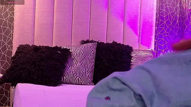 Snapshot of danielamilles chatting on December 17, 2025, 1:16 pm danielamilles online show from December 17, 2025, 1:16 pm