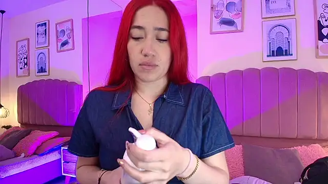 Snapshot of Celestee15_ chatting on February 3, 2026, 11:37 am Celestee15 online show from February 3, 2026, 11:37 am