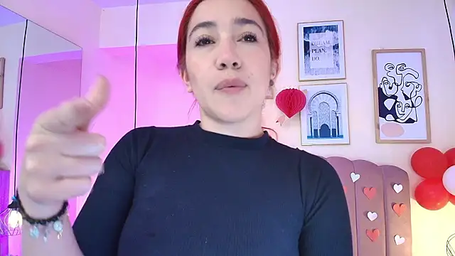 Snapshot of Celestee15_ chatting on February 14, 2026, 11:21 am Celestee15 online show from February 14, 2026, 11:21 am