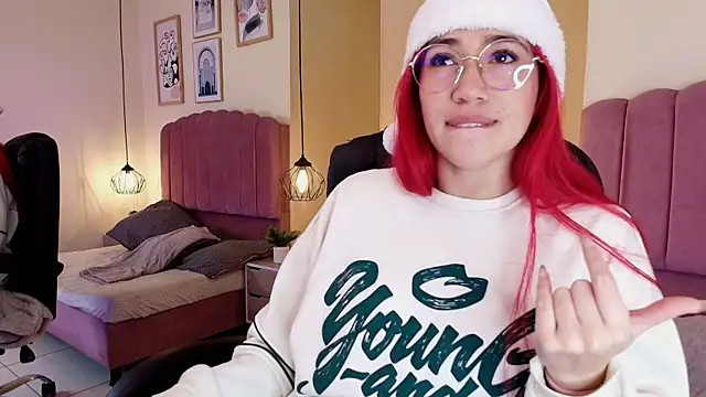 Snapshot of Celestee15_ chatting on December 22, 2025, 11:32 am Celestee15 online show from December 22, 2025, 11:32 am