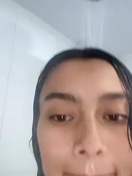 Snapshot of Naomism-- chatting on December 18, 2025, 6:01 pm Naomism-- online show from December 18, 2025, 6:01 pm