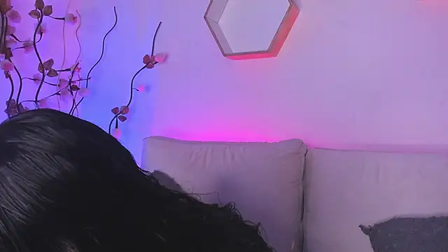 Loren unu online show from December 18, 2025, 1:04 pm