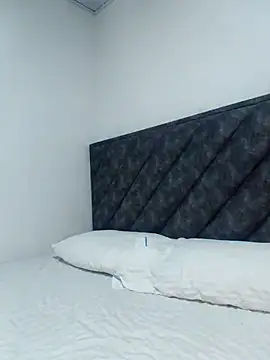 MMia 18 online show from February 26, 2026, 9:31 am