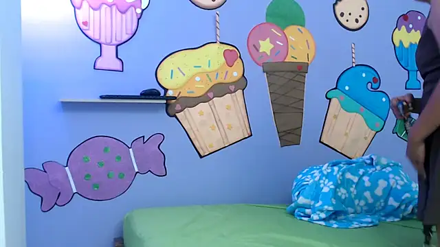 Snapshot of NOVAHOT98 chatting on January 5, 2026, 7:28 pm NOVAHOT98 online show from January 5, 2026, 7:28 pm