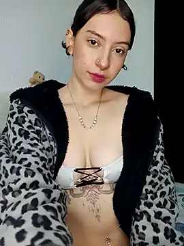 Snapshot of Lia_whitexxx chatting on December 22, 2025, 11:05 pm Lia whitexxx online show from December 22, 2025, 11:05 pm