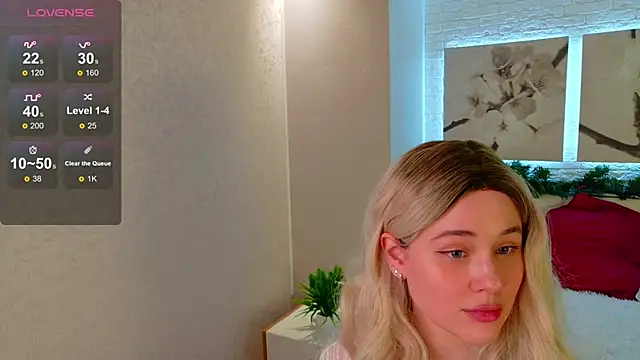 Snapshot of DeliaMoonlight chatting on December 18, 2025, 4:44 pm DeliaMoonlight online show from December 18, 2025, 4:44 pm