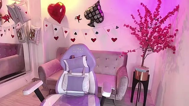 Snapshot of Sophie_clay chatting on February 12, 2026, 7:02 pm Sophie clay online show from February 12, 2026, 7:02 pm