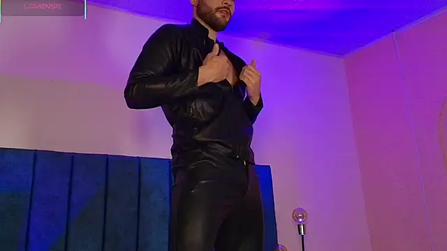 Snapshot of Steve-Carter chatting on December 15, 2025, 11:49 am Steve-Carter online show from December 15, 2025, 11:49 am