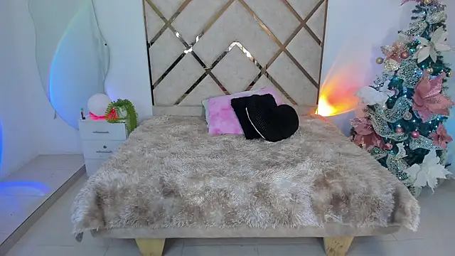 Snapshot of queenie_staar chatting on December 16, 2025, 8:57 pm queenie staar online show from December 16, 2025, 8:57 pm