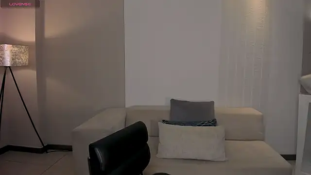 ValeriaRossi  online show from February 19, 2026, 12:13 pm