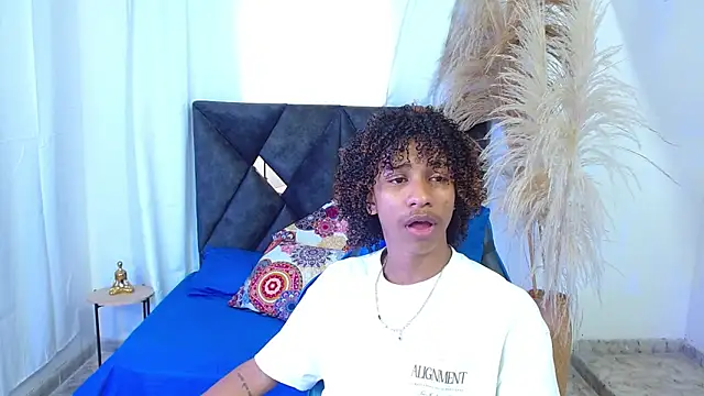 angelll18  online show from March 2, 2026, 9:11 pm