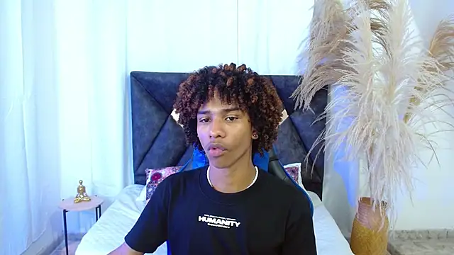 angelll18  online show from February 5, 2026, 8:26 pm