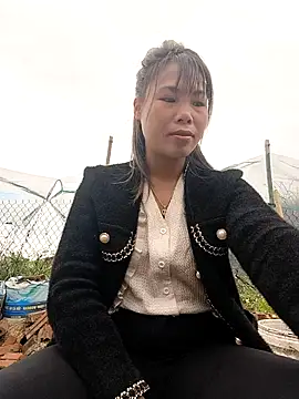 Snapshot of Mimi_lucky chatting on December 17, 2025, 2:05 am Mimi lucky online show from December 17, 2025, 2:05 am