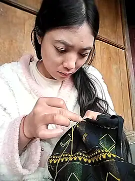 Maylyly k2 online show from December 18, 2025, 2:05 am