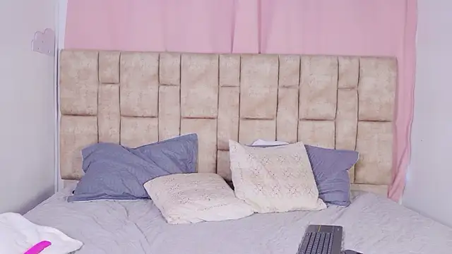 NanyMatrioska online show from March 12, 2026, 8:24 pm