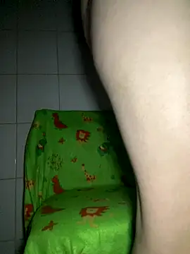 Snapshot of LoverNIXI chatting on December 17, 2025, 12:48 am LoverNIXI online show from December 17, 2025, 12:48 am