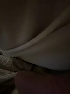 Snapshot of privsloirinha chatting on February 11, 2026, 9:14 pm privsloirinha online show from February 11, 2026, 9:14 pm