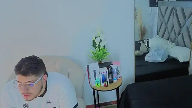 Snapshot of Chel_seth chatting on March 2, 2026, 4:02 am Chel seth online show from March 2, 2026, 4:02 am