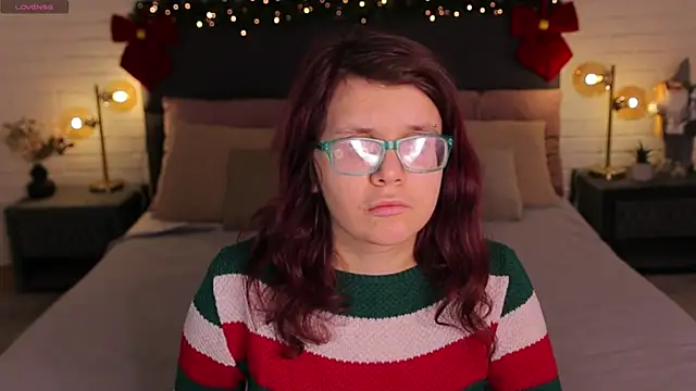 Snapshot of Ariell_Mini chatting on December 18, 2025, 7:02 am Ariell Mini online show from December 18, 2025, 7:02 am