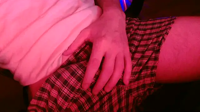 Snapshot of Rotti904 chatting on December 14, 2025, 10:04 pm Rotti904 online show from December 14, 2025, 10:04 pm