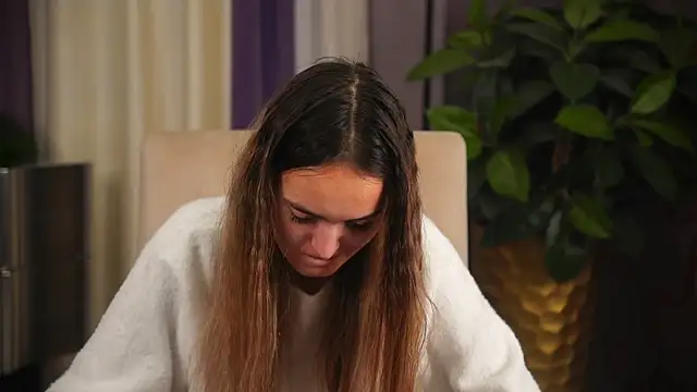 Snapshot of ReathaRagone chatting on December 16, 2025, 4:17 am ReathaRagone online show from December 16, 2025, 4:17 am